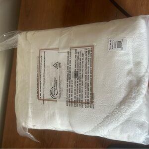 Pottery Barn Teen Full/Queen Duvt cover. Never opened or used.